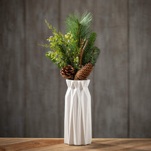 Load image into Gallery viewer, Lush Pine Pinecone Pick