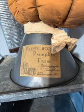 Load image into Gallery viewer, Primitive Jack O’Lantern Funnel
