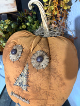 Load image into Gallery viewer, Primitive Jack O’Lantern Funnel
